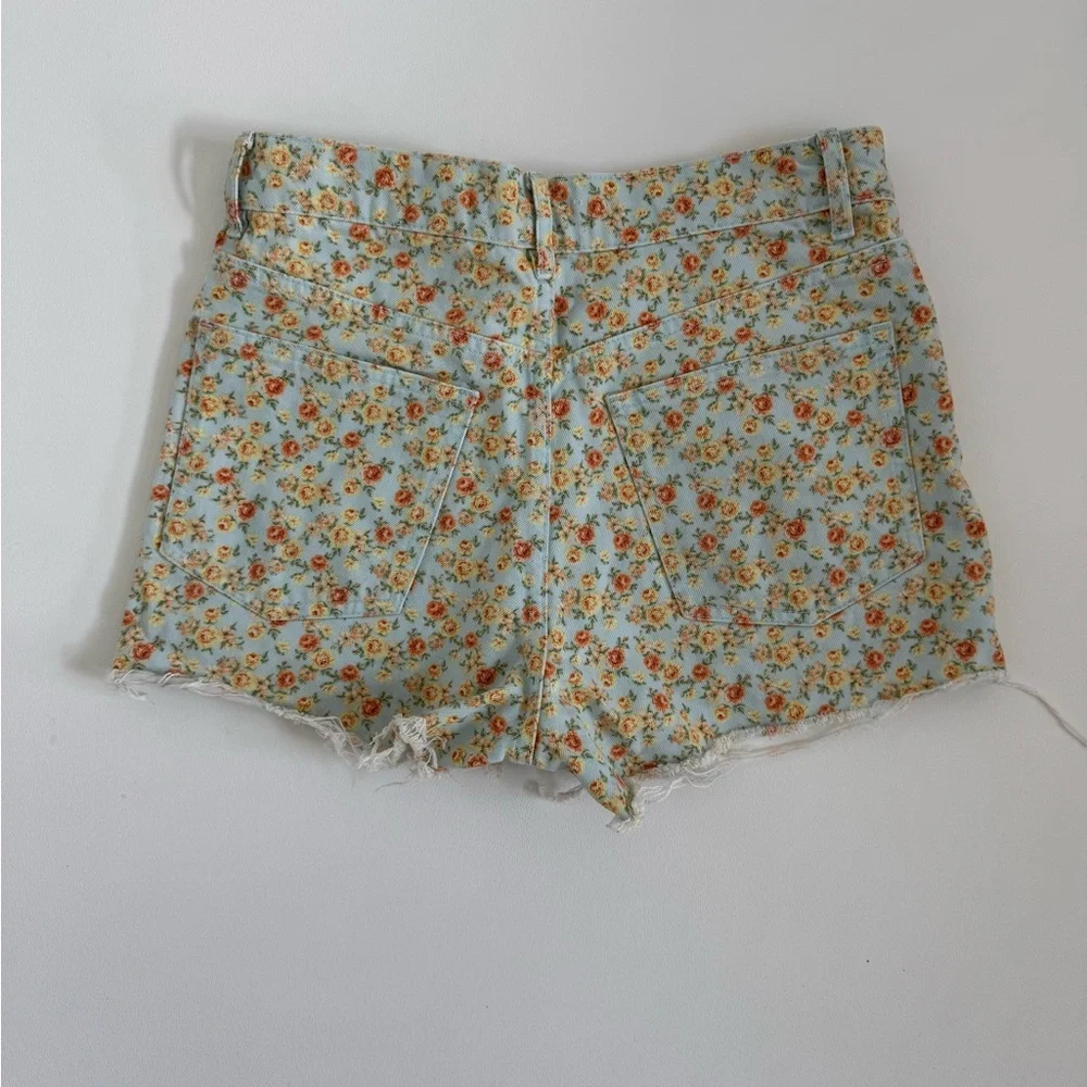 ZARA Floral Denim Shorts High Rise Raw Hem Blue Orange Roses Size 4